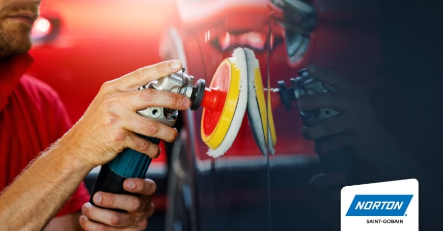 ¿Qué se utiliza para encerar y pulir un carro?