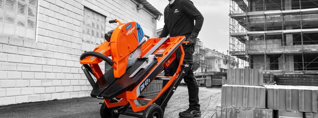 Man moving CM42 Dry machine
