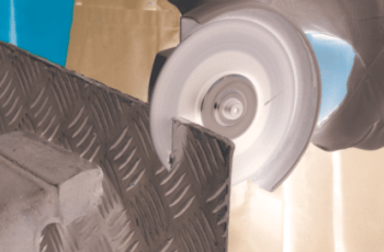 thin wheel - angle grinder - metal scratch plate1