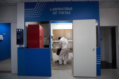 laboratório de tintas