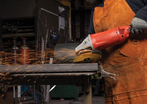 Operator using a RazorStar fiber disc