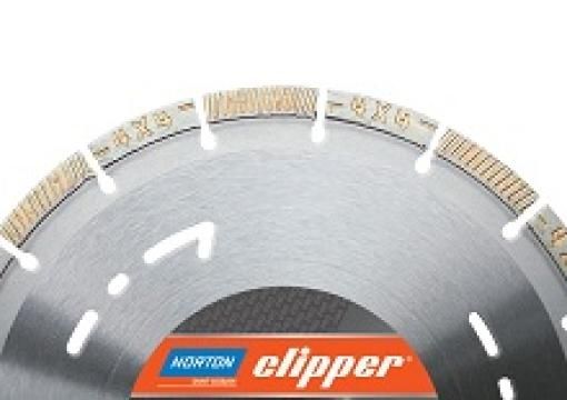 Segmented blade