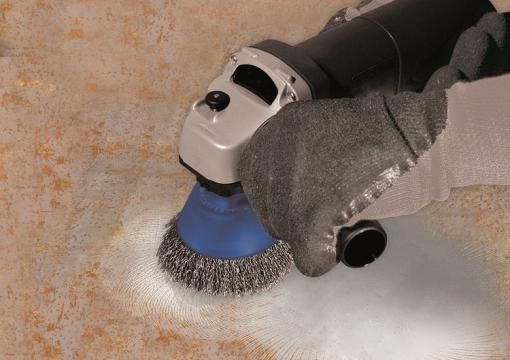 wire brush cleaning steel