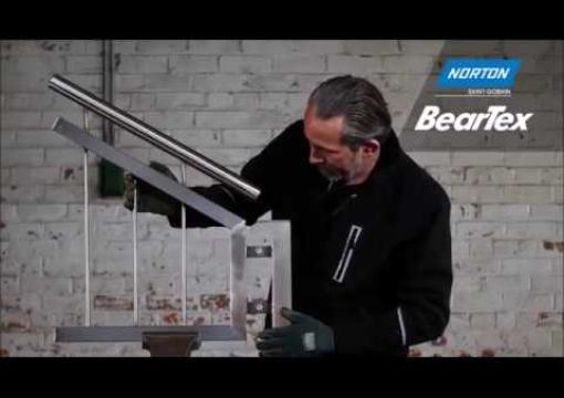 Préparation et finition de grandes surfaces grâce aux roues BearTex pour satineuse.