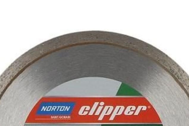 Flat continuous rim blade