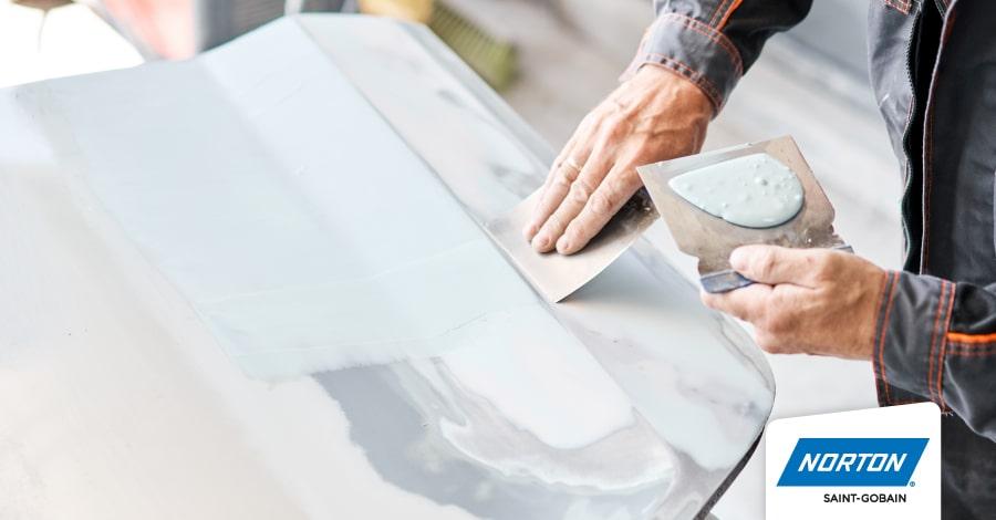 preparar la superficie antes de aplicar masillas para carros