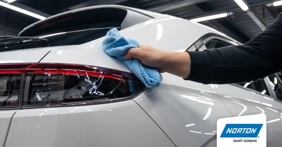 Cómo mantener el brillo de tu auto