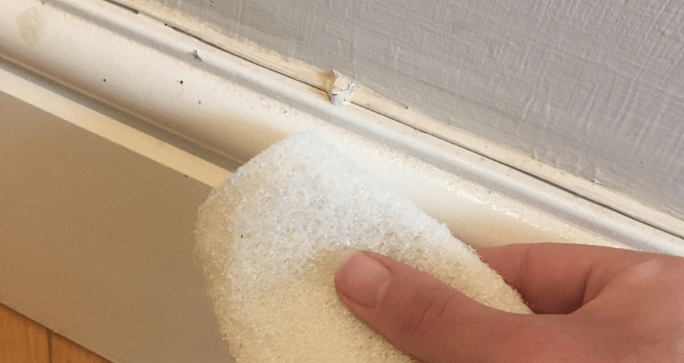 Cleaning skirting board