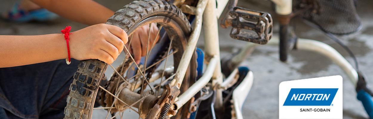 Restauración de una bicicleta antigua con abrasivos
