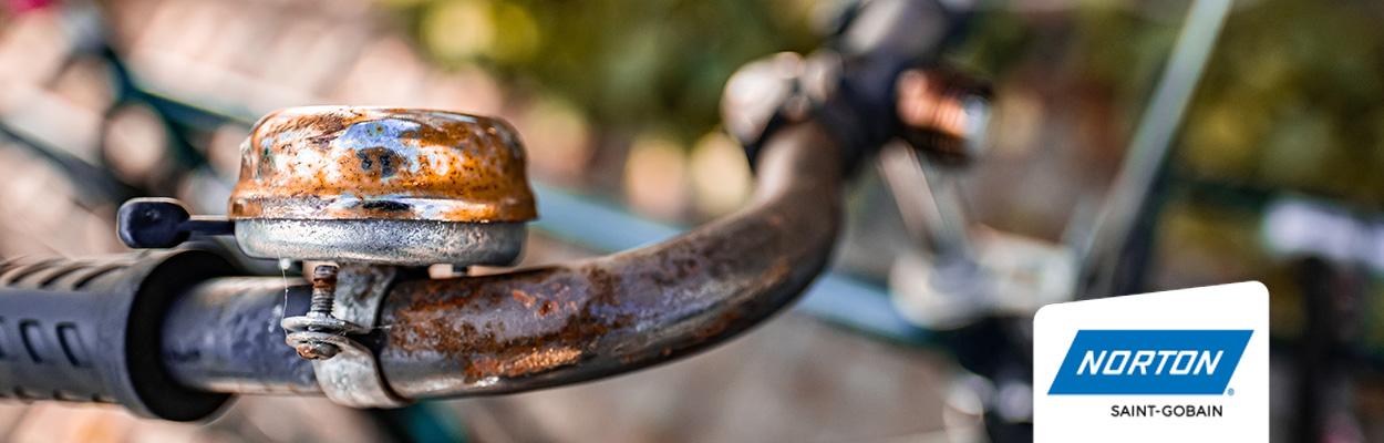 Restauración de una bicicleta antigua con abrasivos